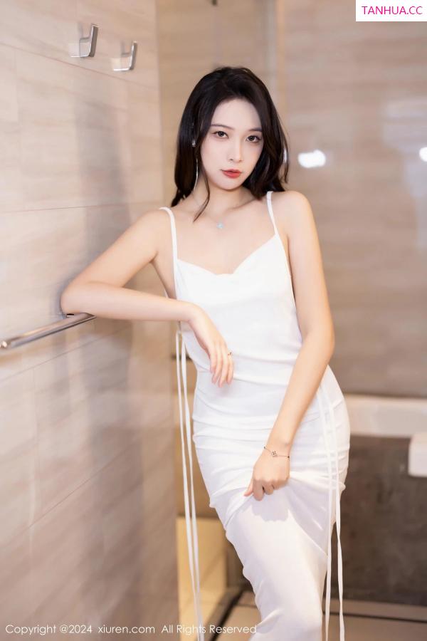 郑颖姗  [XiuRen]高清写真图 2024.03.22 No.8272 郑颖姗Bev 长裙美腿第4张图片
